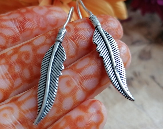 BOHO FEATHER EARRINGS - Silver plated Feather - Navajo - Feathers - Unisex earrings - Native American Style - Eagle - Free Spirit Jewellery