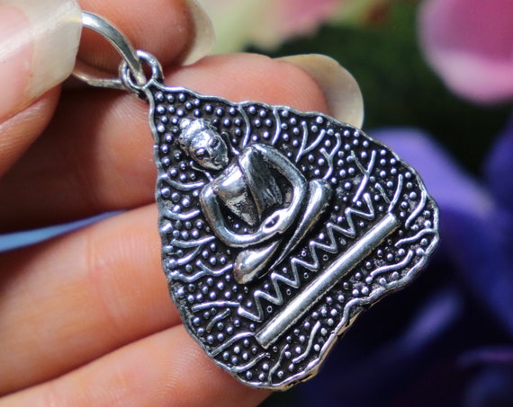 CARVED BUDDHA NECKLACE - Vintage Spiritual Jewellery - Buddha Charm - Buddhist Necklace - Tibetan - Silver plated - Lotus Charm - Yoga wear