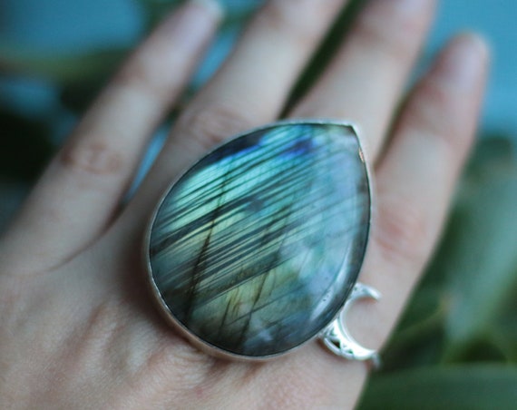 MEGA LABRADORITE RING - Xl Crystal Ring - Adjustable - Sterling Silver - Healing Crystal - Statement Ring - Gemstone - Rainbow - Iridescent