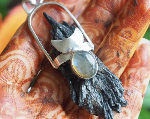 BLACK KYANITE SHARD - Labradorite 925 Sterling silver Pendant - Unisex Rough Crystal - Raw - Large Metaphysical Necklace - Rare Moon