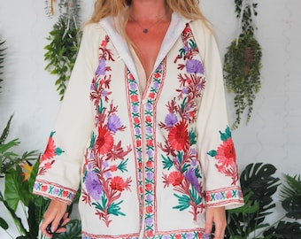Top cachemir bordado - Chaqueta vintage de los años 60 - Abrigo estilo Sgt. Pepper de los Beatles de los años 70 - Minivestido túnica blanco - Invierno - Verano