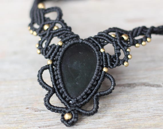 MACRAME CHOKER NECKLACE- Statement Macrame Necklace- Limited Edition- Macrame Choker- Crystal Necklace- Handmade -Healing Crystal