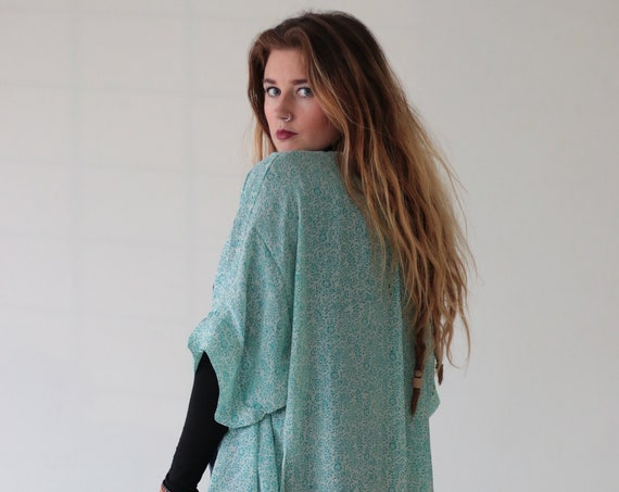 VINTAGE STYLE KIMONO - Asymmetric - Bespoke Indian Kaftan - 60's - 70's - Retro Gypsy Top - Folk - Bohemian - Festival - All Season Kimono