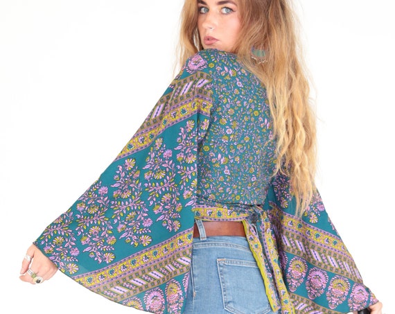 STEVIE NICKS TOP - Bell sleeve top - Crop Top - Vintage - Festival - Hippie - Retro - 70s - 60'S - Recycled Silk - Kimono - Cape - Shawl