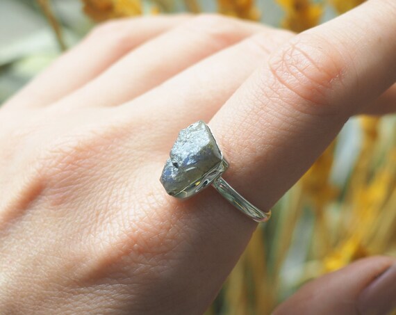 STORMY LABRADORITE RING - Crystal Stack Ring  - 925 Sterling silver - Rough Gemstone - Raw, Organic Crystal - Natural Healing crystal Gift