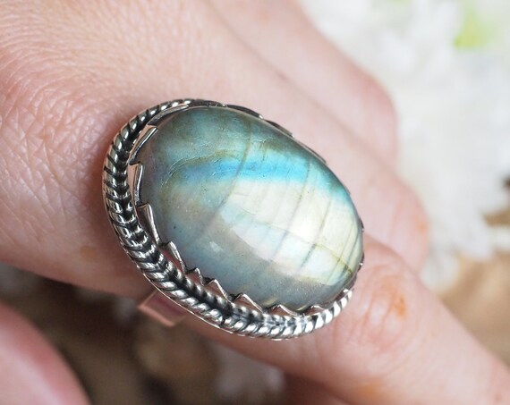 XL LABRADORITE RING - Handmade 925 Sterling Silver Ring - Chakra - Statement - Glowing Crystal - Extra large Jewellery - Adjustable ring