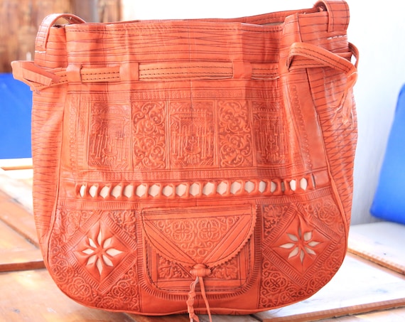 RARE VINTAGE HANDBAG - Leather Shoulder bag - Hand tooled bucket bag - Bohemian Stamped Leather Bag - Vintage Hippie bag - Large Orange Bag