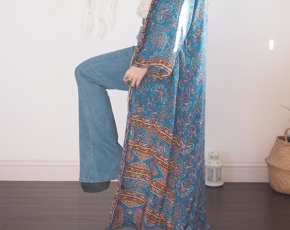 FULL LENGTH KIMONO - Long Flowing Cape - Cover Up - Kaftan - Vintage - Dressing Gown - Wrap Around Dress - House Coat - 60's Gypsy Jacket