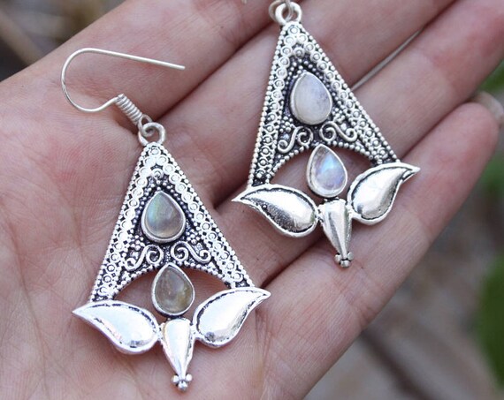 MOONSTONE TULIP EARRINGS - Oxodised Silver plated Earrings - Moonstone - Healing Crystal - Chakra Earrings - Bohemian Vintage - Festival