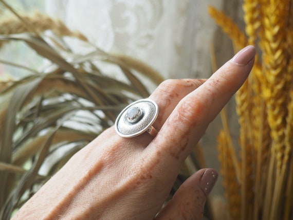 MOONSTONE SHIELD RING - Rustic Textured Ring - 925 Sterling Silver - Iridescent Crystal - Glowing Gem - Vintage look - Adjustable - Organic