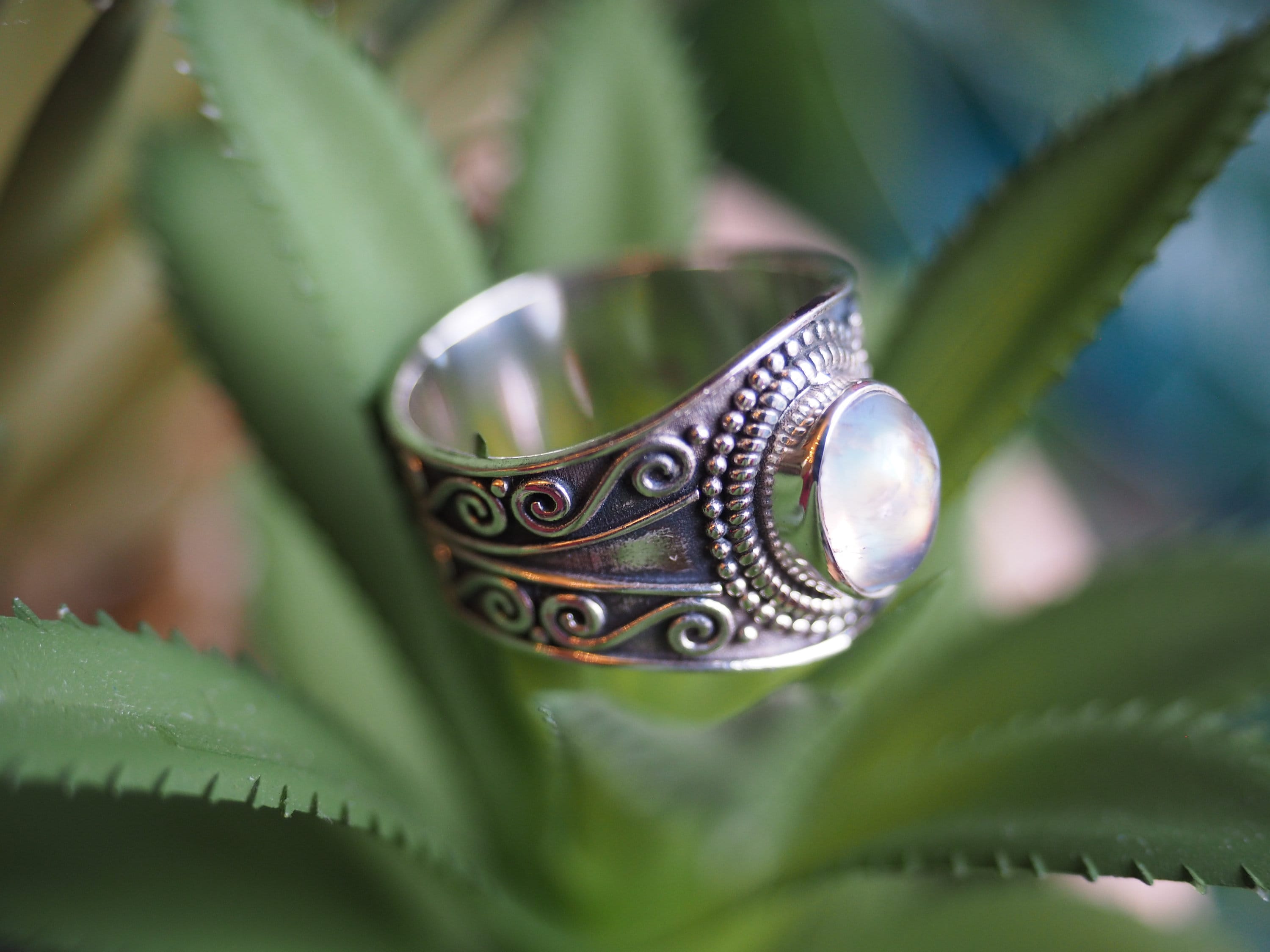 ADJUSTABLE MOONSTONE RING - 925 Sterling Silver - Oxidised Silver - Moon  child - Gemstone - Tribal - Unisex Crystal Ring - Vintage Bohemian