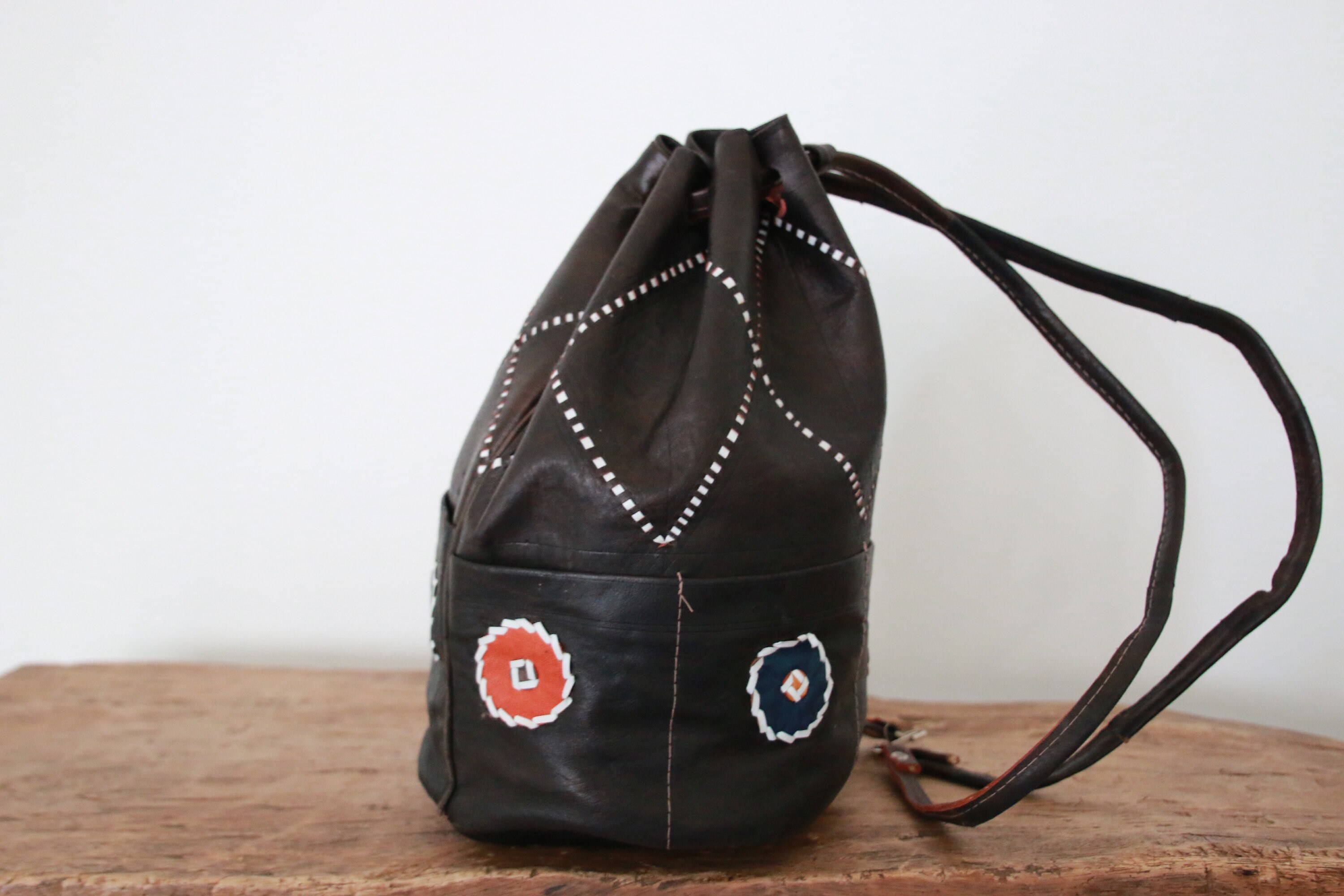 Download BLACK VINTAGE BAG - Leather over shoulder bag - Duffle bag ...