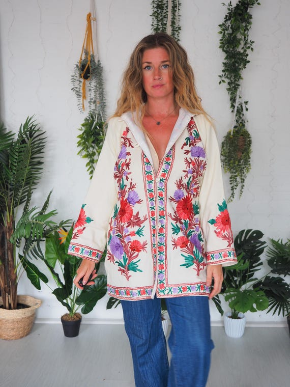 EMBROIDERED KASHMIRI TOP - 60's Vintage Jacket - 70's Sgt Pepper Beatles Coat - White Mini Tunic Dress - Winter - Summer