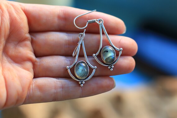 AMAZING LABRADORITE EARRINGS - Glowing Silver Plated Earrings - Healing Crystal Jewellery - Moon Jewelry - Dangle earring - Vintage - Rare