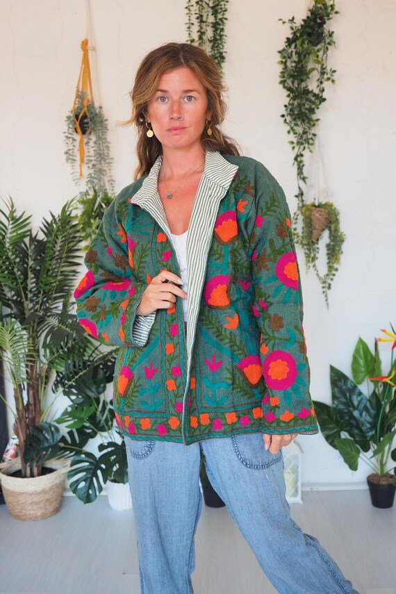 REVERSIBLE EMBROIDERED COAT - 70's Vintage Retro 60's - Lightweight Cotton - Hippie Festival - Suzani Short Kantha Jacket - S/M