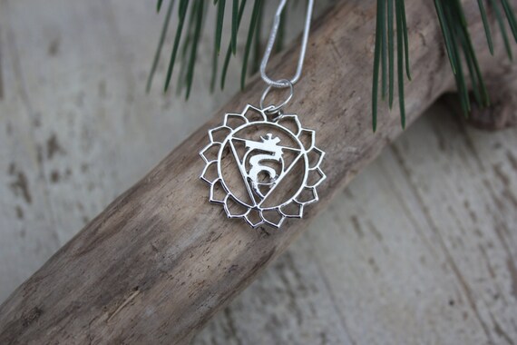 THROAT CHAKRA NECKLACE - Chakra symbols - Yoga - Spiritual - Crystals - Reiki Necklace - Chakra Jewellery - Gift - Balance - Mindfulness