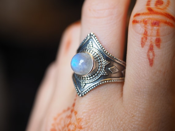 REWORKED MOONSTONE RING - 925 Sterling Silver - Adjustable - Oxidised Ring - Birthstone - Moon child Crystal - Zodiac - Unisex Gemstone Gift