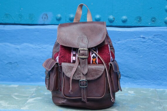 MEDIUM VINTAGE RUCKSACK - Leather Carpet Bag - 70's rucksack - Boho Backpack - Aztec - Morocco - Kilim rug - Vintage Carpet - Student Bag