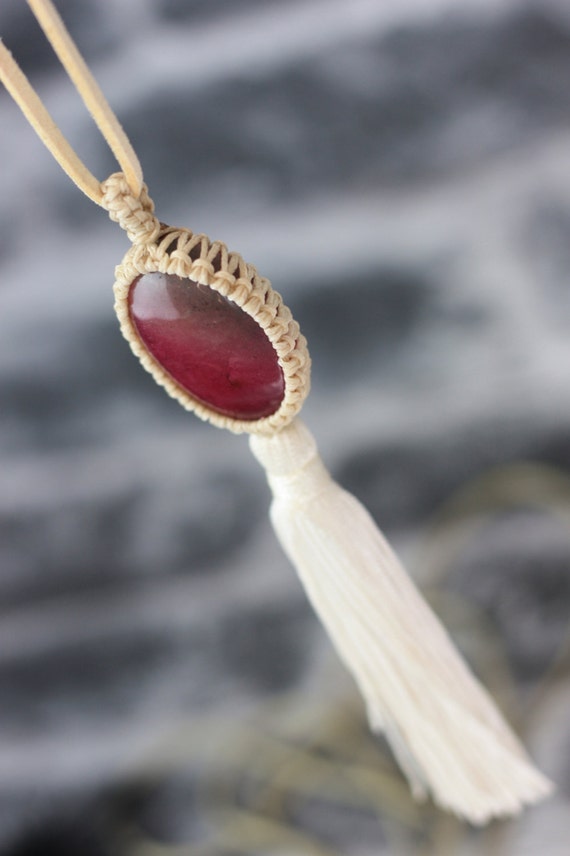 AGATE CRYSTAL NECKLACE- Healing Crystal Jewellery- Macrame Necklace- Tribal Jewelry- Boho- Bohemian Necklace- Accessories- Tassel Necklace