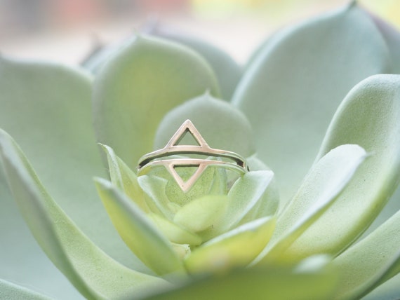 DIVINITY TRIANGLE RING - Sterling silver ring - Minimalist Jewellery - Stack ring - Infinity Ring - Triangle Jewelry - Aztec Ring - Gift