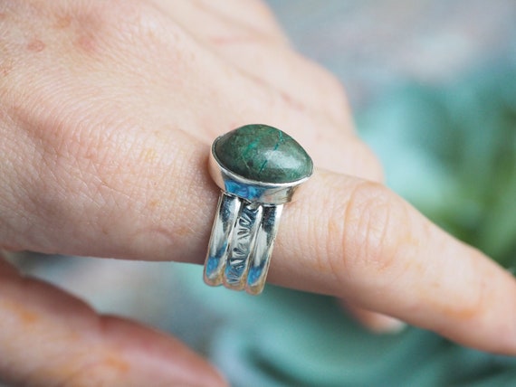 SPECKLED MALACHITE RING - Adjustable 3 Band - Thick 925 Silver - Hammered Ring - Crystal - Chakra - Vintage style - Tribal - Unisex