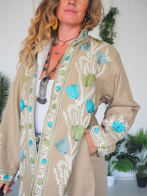 KASHMIRI TUNIC SHIRT - 60's 70's Vintage Jacket - Folk Style - Embroidered Coat - Cotton Blend - Floral Mini Dress - Beatles
