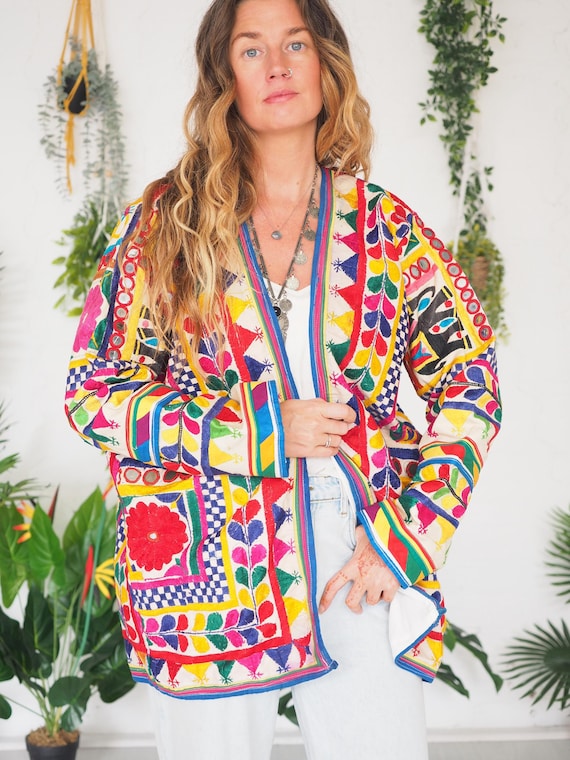 SALE VINTAGE JACKET - Embroidered vintage coat - Reworked Indian fabric - Antique fabric - Mirror work - Signs of wear!