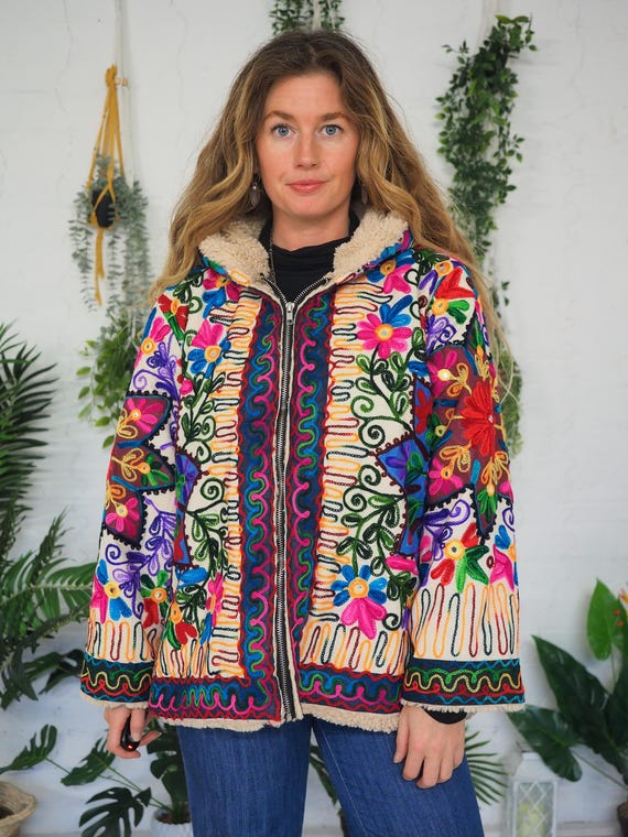 EMBROIDERED FLEECE JACKET - Afghan Style Coat - Unisex - Vintage - Embroidered Fur coat - 70's Hippie Thermal - Rainbow - Uk 10-12 - Medium