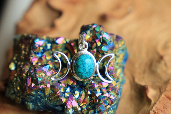 TURQUOISE TRIPLE MOON - Moon Jewellery - Starsign - Gemstone - Horoscope - Moon Goddess - Crystal Moon - Birthstone - Galaxy Jewel - Goddess