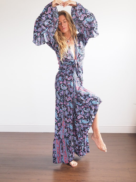 FLEETWOOD WRAP - Wrap around dress - bell sleeve Kimono - 70's frill sleeve - Stevie Nicks Style - Floaty Vintage Gunne Sax -  Silk Maxi