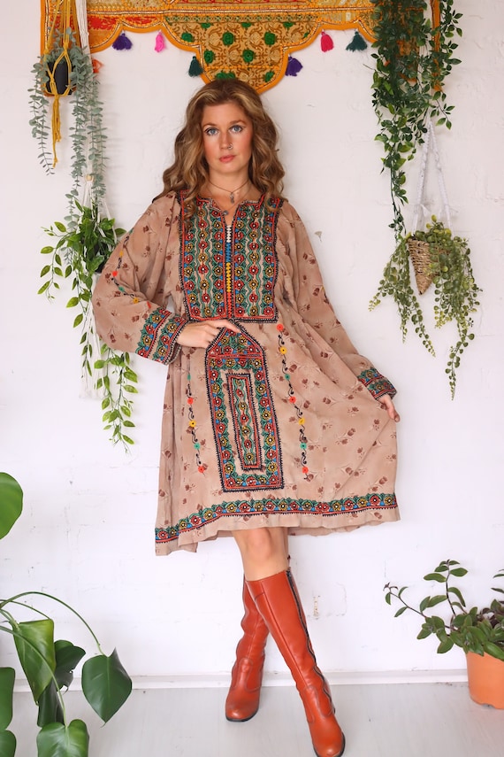 TRADITIONAL BALOCHI DRESS - Vintage Banjara - Afghan Dress - Authentic - Woodstock Hippie - Embroidered Dress - Folk - Glastonbury Festival