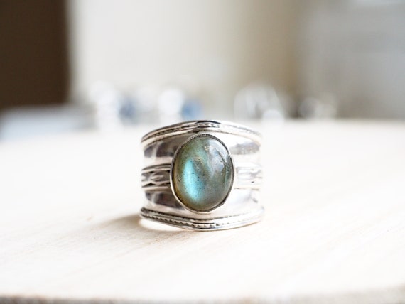 TRIBAL LABRADORITE RING - Solid Chunky 925 Silver - Adjustable - Vintage style ring - Chakra Gemstone - Unisex ring - Glowing Crystal - Mens