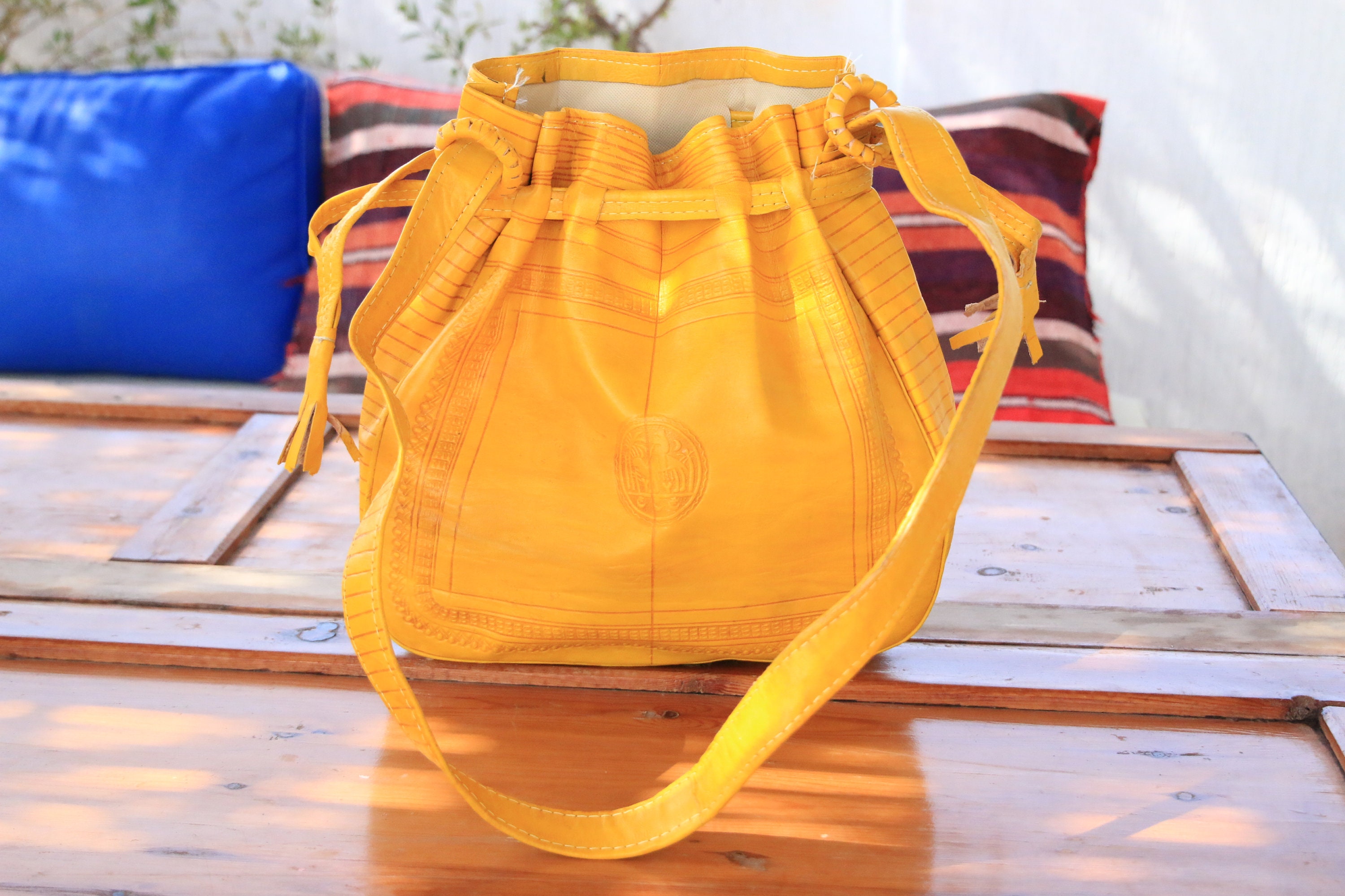 AMAZING YELLOW HANDBAG - Bucket Shoulder bag - Hand tooled Satchel ...