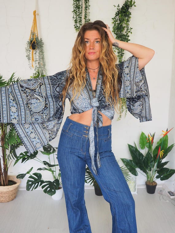 MIDNIGHT SKY CROP - Kimono sleeve crop top - Silk Blend Tie Top - Vintage Festival Top - Hippie - Retro - 70s - Boho Paisley