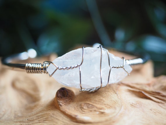 QUARTZ CRYSTAL CUFF - Silver Bracelet - Healing Reik Jewellery - Chakra - Statement bracelet - Boho - Wire Wrap Crystal - Raw Gemstone Gift