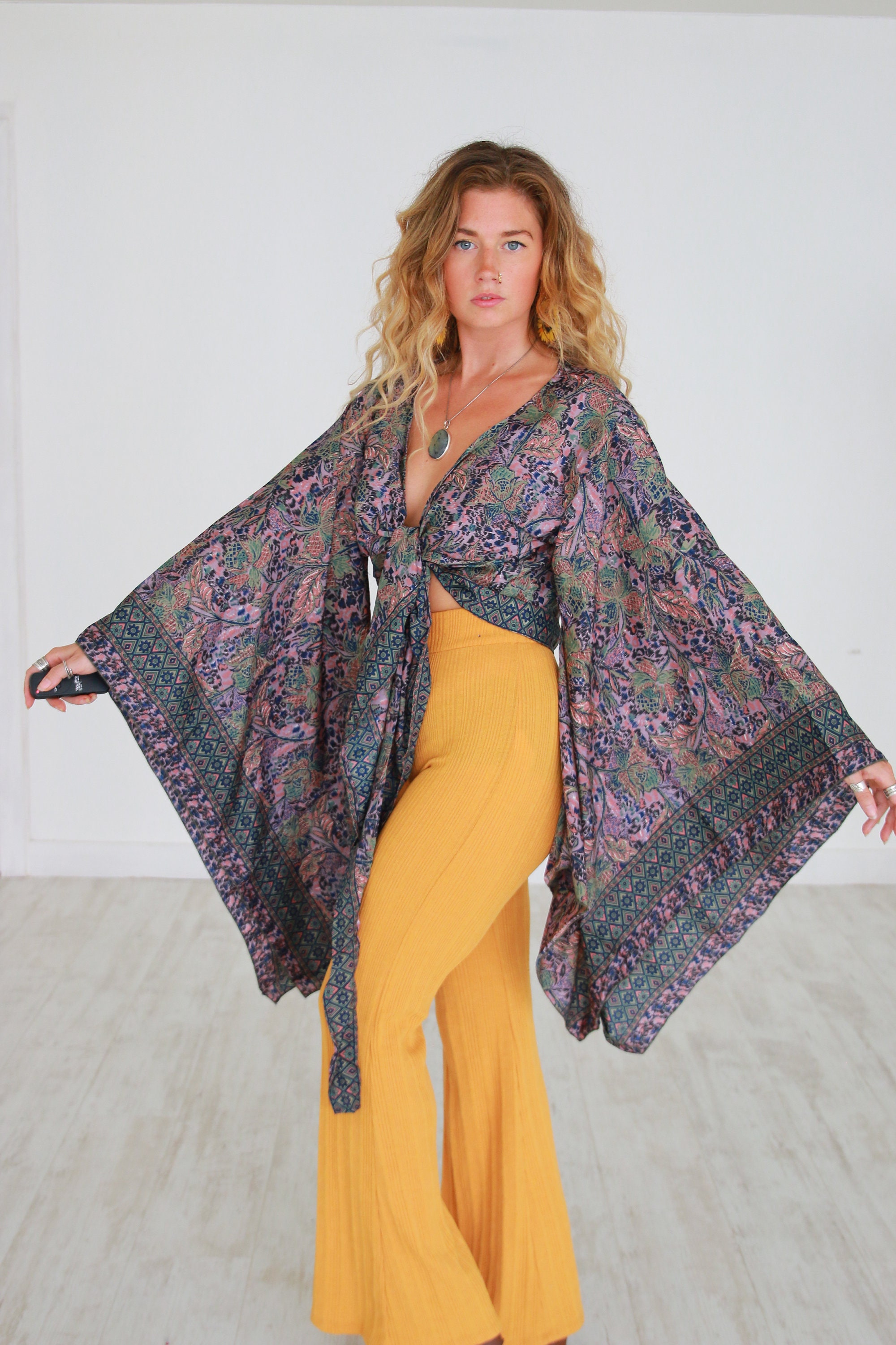 BELLA KIMONO - XL Bell sleeve - Batwing - Japanese Kaftan - Vintage ...