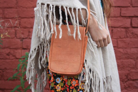 VINTAGE LEATHER SATCHEL-Vintage Leather bag- Leather purse- Vintage purse- Gift- Stocking Filler- Satchel- Embossing Leather- Screen print