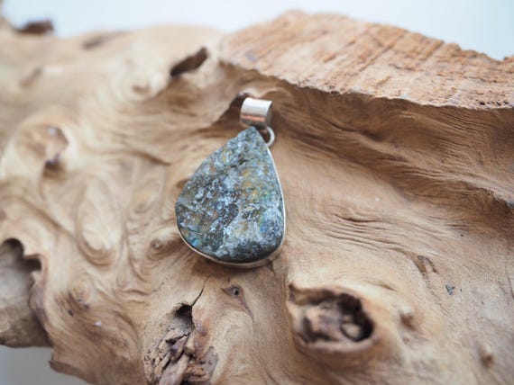 RAW LABRADORITE NECKLACE - 925 Silver - Glowing Rough Magic Crystal - Iridescent Gemstone - Reiki - Moonstone - Rare - Hippie Christmas gift