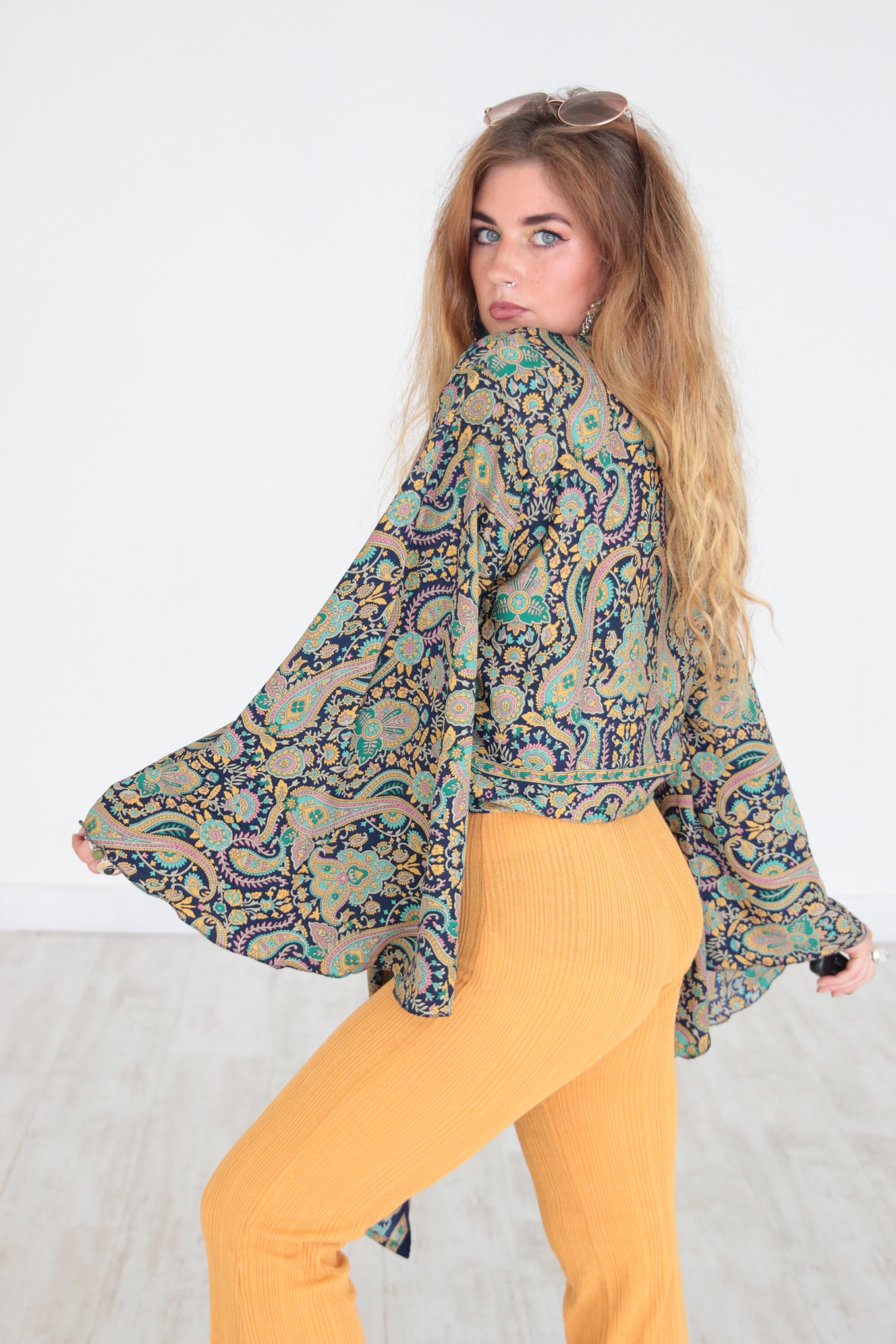 FUNKY FESTIVAL TOP - Vintage Blue Paisley - Bell sleeve top - Crop - 70 ...