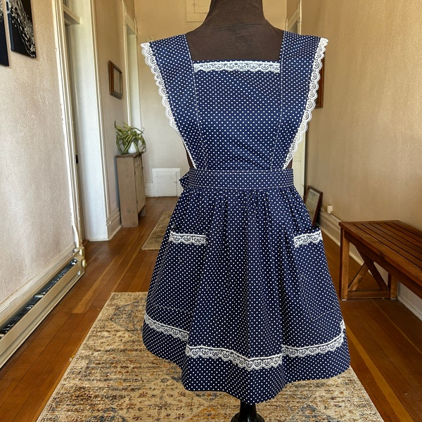 Size 'B' (27-34" waist) Flair Strap Bib apron Navy Blue pin dot pinafore pockets lace trim 100% cotton