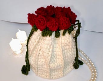 Bolso de ramo de rosas de ganchillo / Bolso bandolera con correa de perlas / Bolso con cordón floral hecho a mano