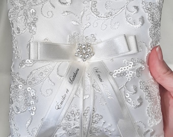 Gepersonaliseerd trouwringkussen met luxe versiering naar keuze, ringdragerkussen met naam en datum, aandenken