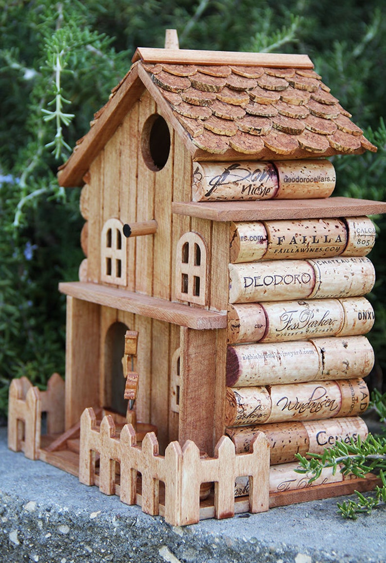 Pajarera con patio delantero arte del corcho del vino con un | Etsy