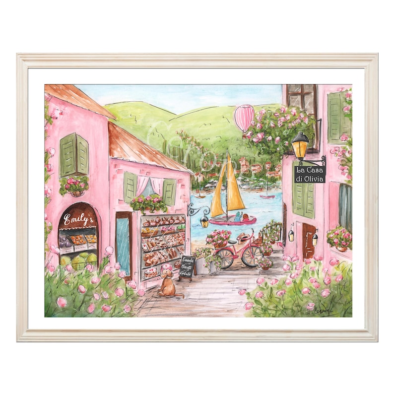 Pode incluir: Uma pintura em aquarela de um edif&iacute;cio rosa com uma placa que diz "La Casa di Olivia". O edif&iacute;cio &eacute; cercado por &aacute;rvores verdes e flores. H&aacute; um veleiro na &aacute;gua e uma bicicleta estacionada em frente ao edif&iacute;cio.