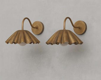 Art Deco Brass Wall Lamp | Vintage Ruffle Shade Wall Sconce | Mid Century Modern Brass Flower Light | Scalloped Brass Fixture | Living Room