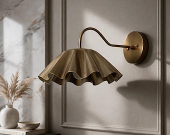Mid Century Brass Wall Sconce, Fluted Shade Wall Light, Vintage Style Brass Lamp, Modern Minimalist Wall Lighting, Bedroom Hallway Sconce
