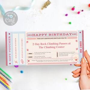 Puede incluir: Un vale de regalo de estilo vintage con las palabras "Happy Birthday" y detalles para pases de escalada de 2 días en The Climbing Center. El vale lo sostiene una mano. El vale incluye el texto "Gift Voucher" y "Admit One".