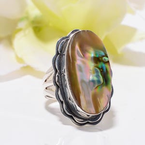 Anello vistoso con conchiglia di abalone, regalo di compleanno per lei, gioiello fatto a mano, stile minimalista, argento sterling 925, regalo di anniversario