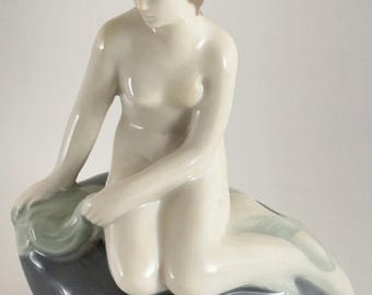 Vintage Royal Copenhagen  #12516 signed Edvard Erikson "Little Mermaid on Rock"