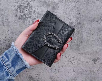 Luxuriöse texturierte Brieftasche für Frauen, kompakter Kartenhalter, Designer inspirierte Mini-Brieftasche, elegantes kleines Geldbeutel-Geschenk für Sie